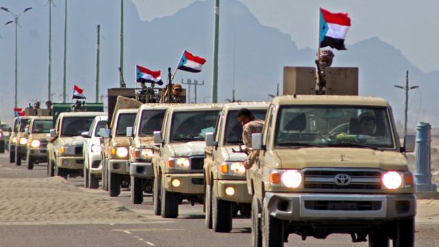 الانتقالي يدفع بوحدات عسكرية جديدة ويعزز انتشاره في عدن ولحج
