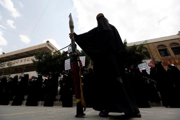 تقرير: الزينبيات.. حجاب الحقيقة لدى الحوثيين