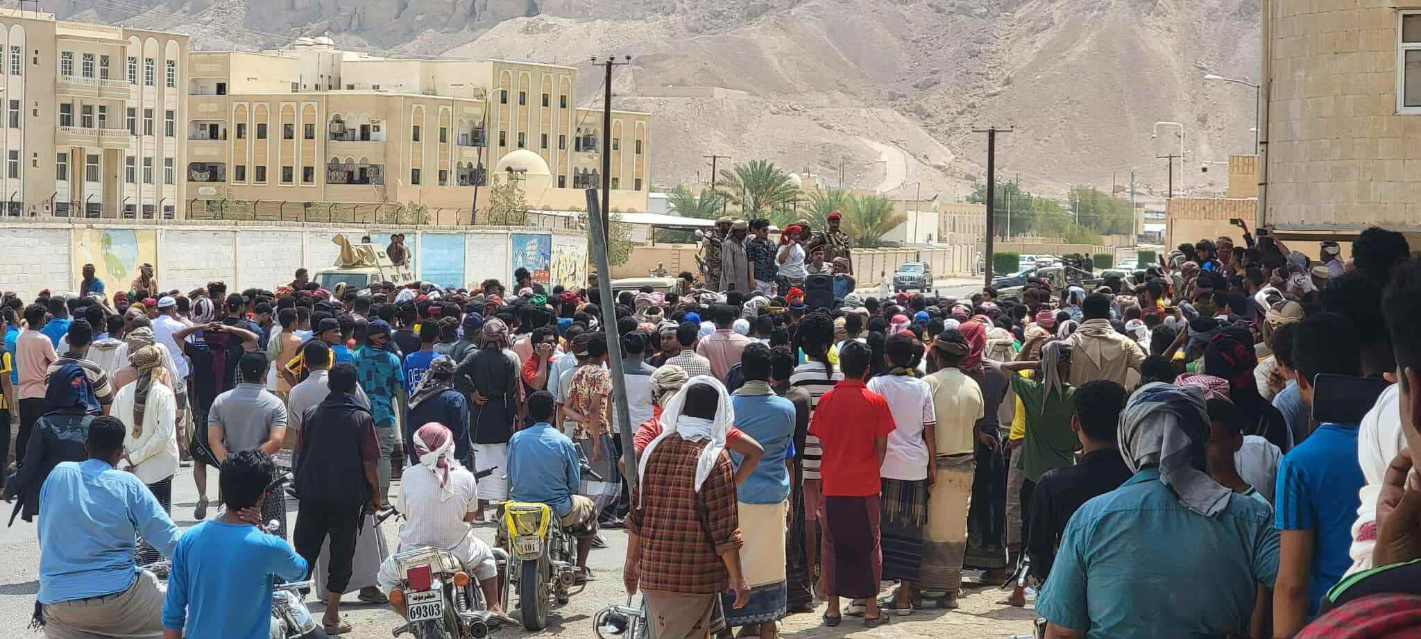 احتجاجات متصاعدة في سيئون تندد بتدهور الخدمات