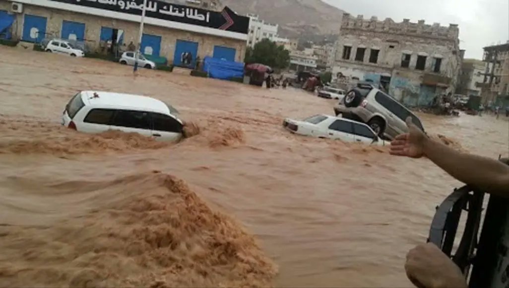 وفاة 38 شخصا وانهيار عشرات المنازل جراء الأمطار والسيول في اليمن