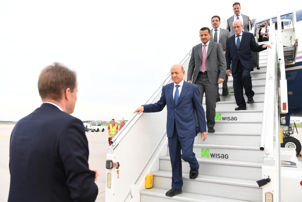 الرئيس العليمي يغادر الرياض إلى برلين في زيارة تستغرق أيام