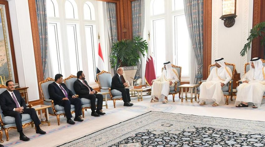 لقاء موسع يجمع الرئيس العليمي بأمير دولة قطر تميم بن حمد