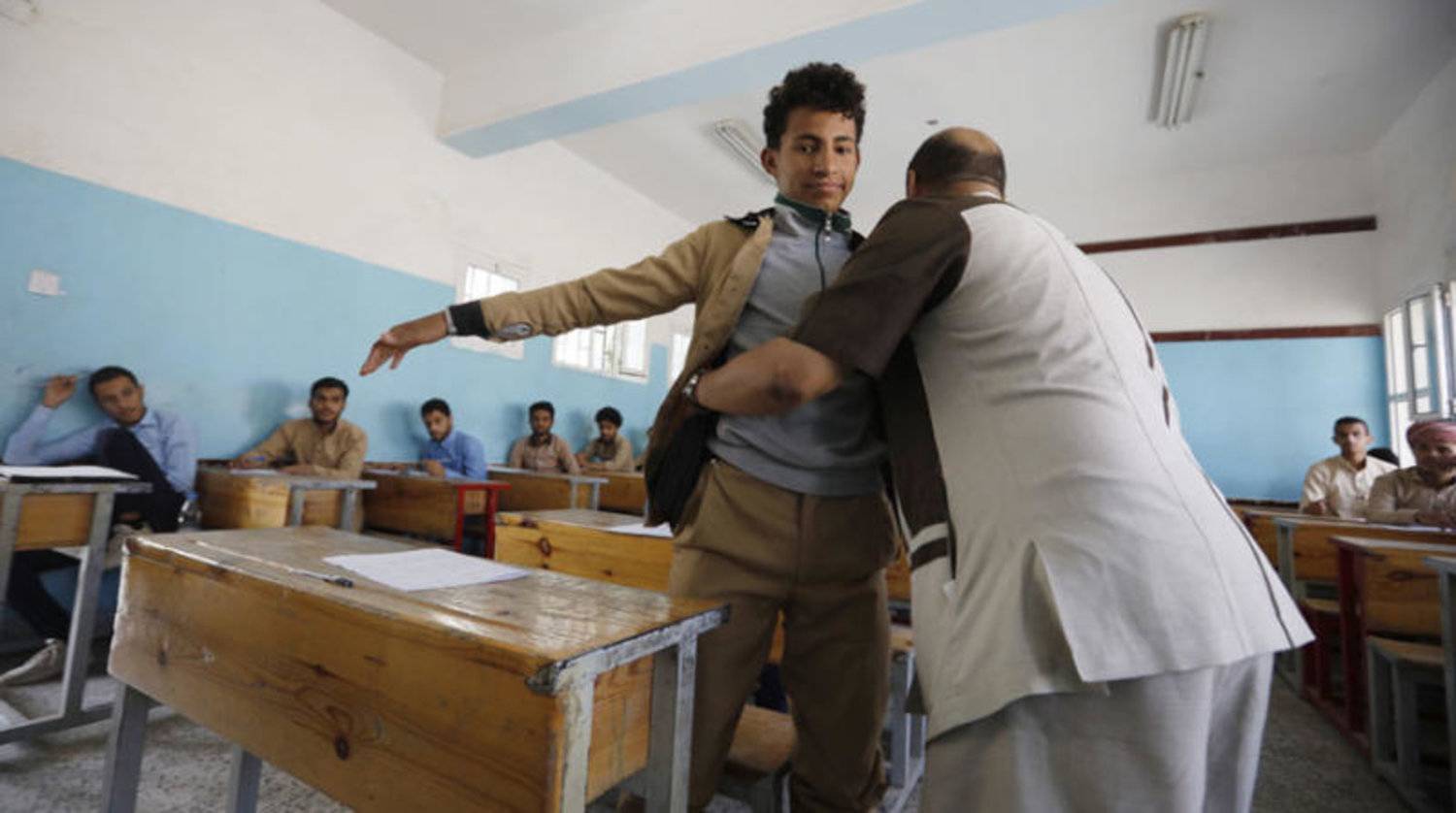 اتهامات للحوثيين بالتلاعب بنتائج امتحانات الثانوية العامة