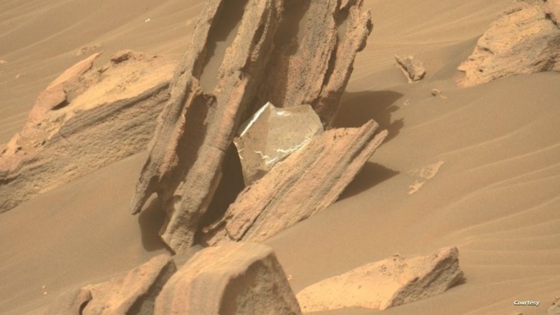 شاهد ماذا رصدت وكالة ناسا على سطح المريخ