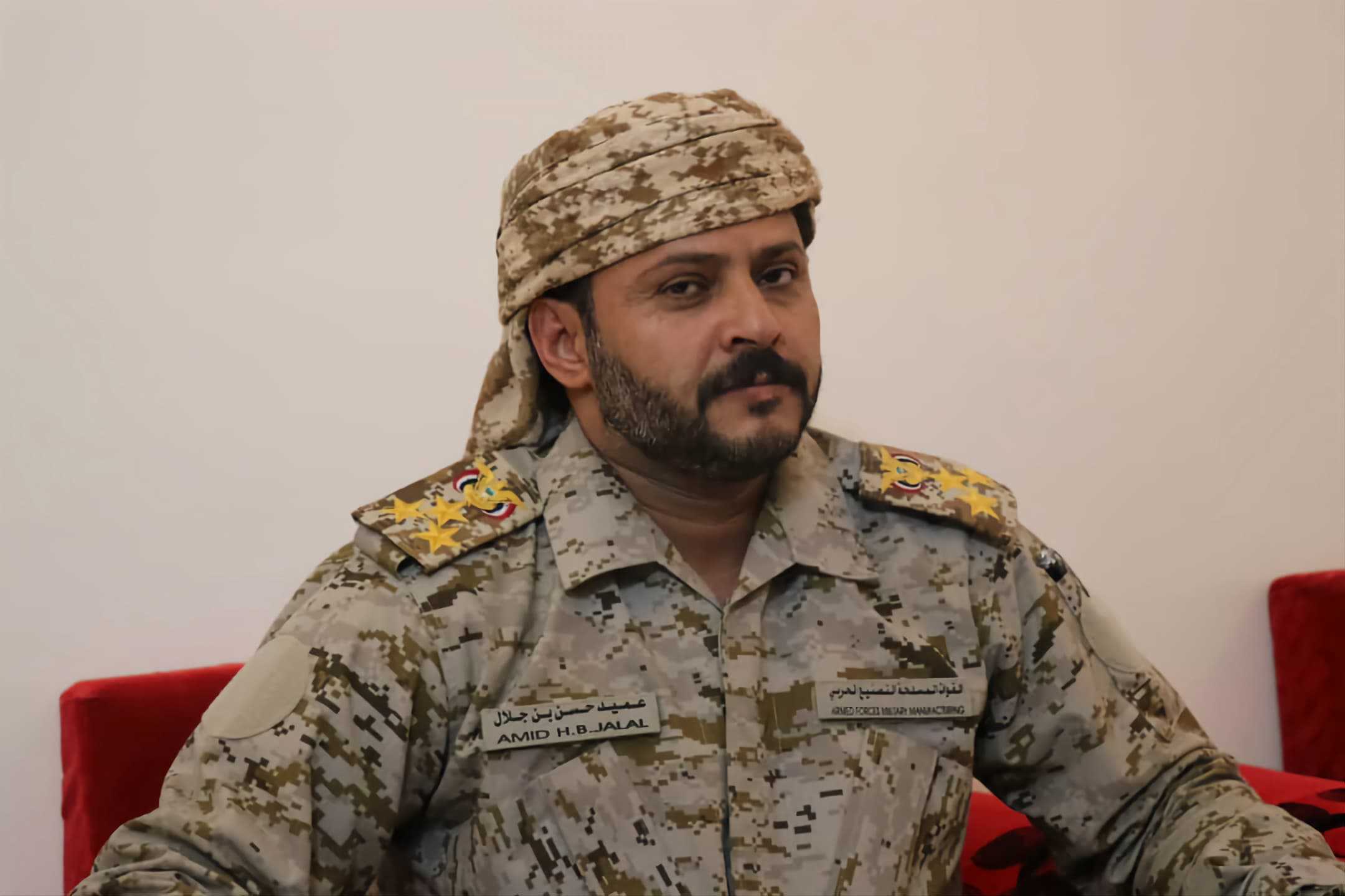 السفارة اليمنية في القاهرة: مقتل اللواء بن جلال حادث جنائي بهدف السرقة