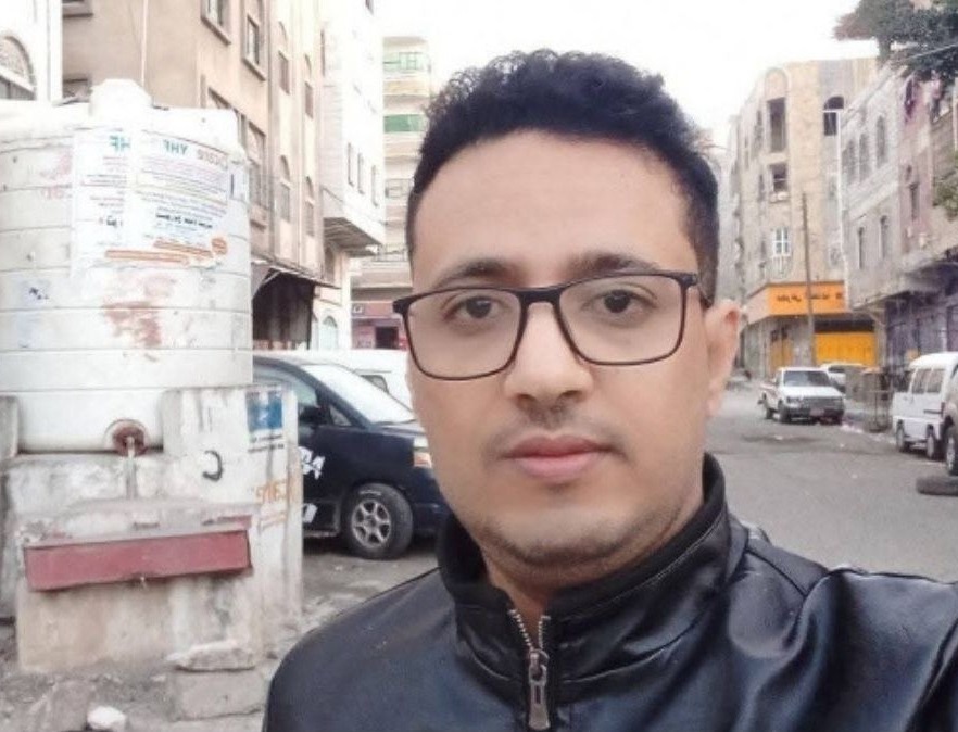 الصحفي ياسين العقلاني يبلّغ عن تلقيه تهديدات من مسؤول حكومي عقب تقرير صحفي بشأن اختلالات تعليمية