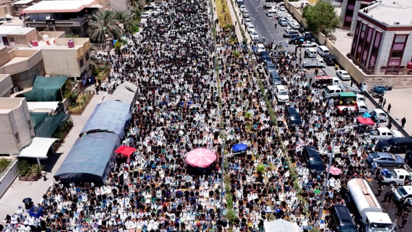 الآلاف يتظاهرون في إيران والعراق تنديدا بالهجمات الإسرائيلية