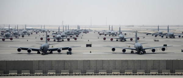 واشنطن تسحب طائراتها من قاعدة العديد في قطر تحسبا لاستهدافها من إيران