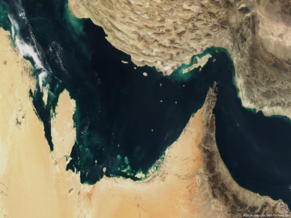 إغلاق مضيق هرمز بيد أعلى هيئة أمنية بعد تصويت البرلمان.. وواشنطن تحذّر سيكون بمثابة انتحار