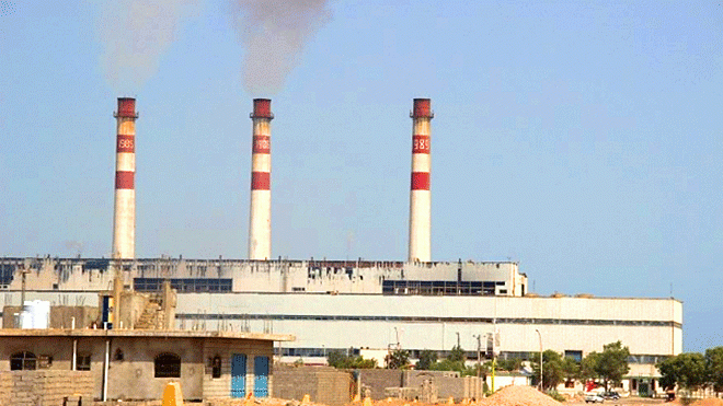 رئيس الوزراء يقر حلول عاجلة لتوفير وقود لكهرباء عدن