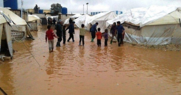 مقتل شخصين وتدمير أكثر من 1300 مأوى للنازحين في صعدة جراء الفيضانات