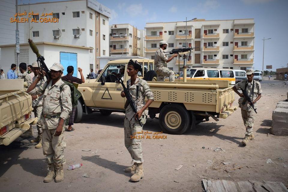 أمن عدن يوقف ضباطاً في اقتحام مسجد المنصورة ويبرر "التحريض وإساءة استخدم المنابر مخالفة للقانون"