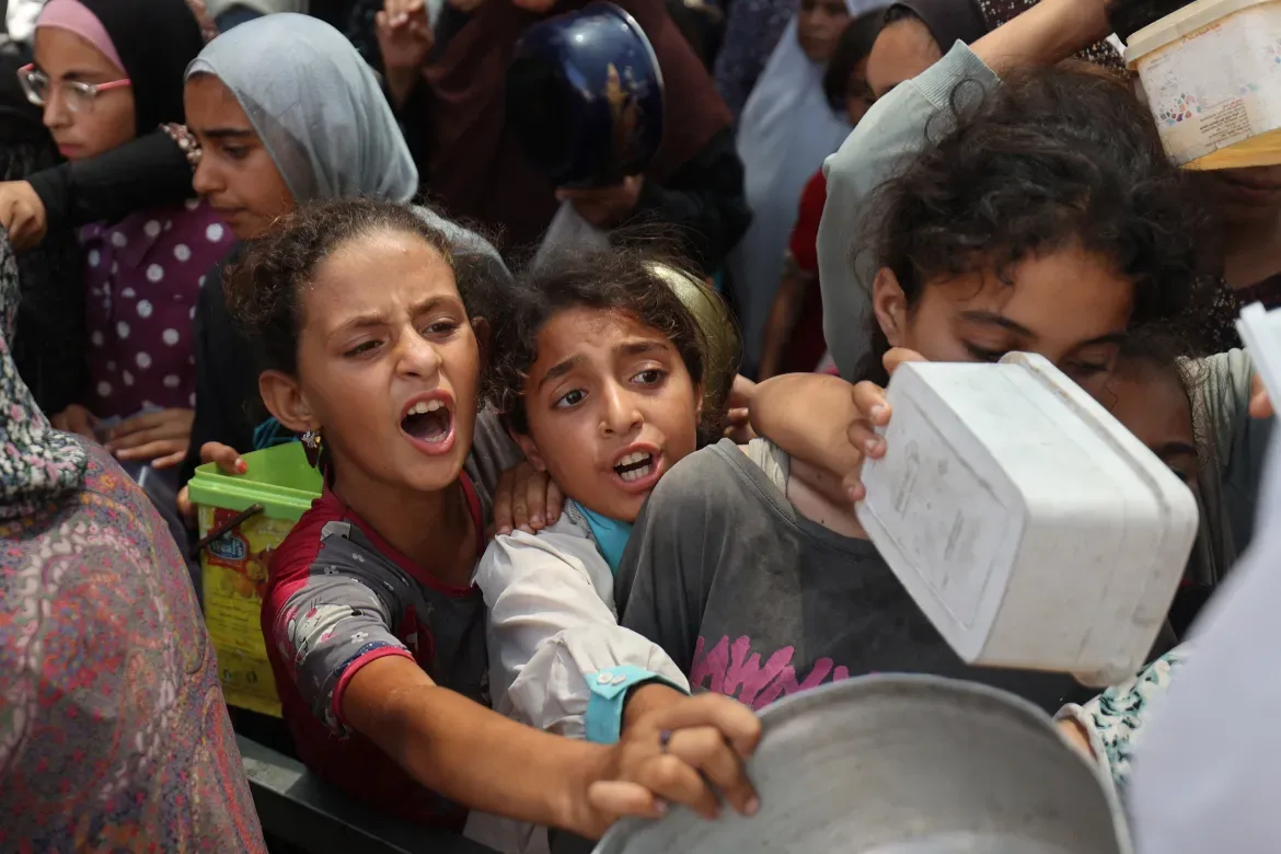 حنظلة أسيرة ونتنياهو يدّعي إدخال مساعدات كافية.. ارتفاع المتوفين جوعًا في غزة إلى 133 شخصًا جلّهم أطفال