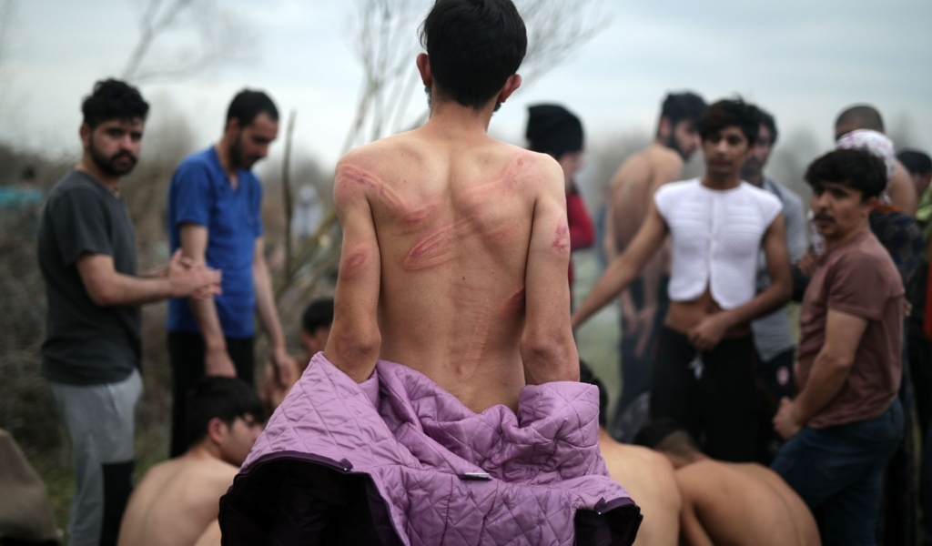 تحقيق يفضح جرائم الشرطة اليونانية بحق اللاجئين العرب
