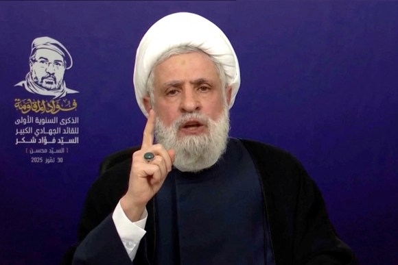 حزب الله يرفض إلقاء السلاح مع تزايد الضغوط على لبنان