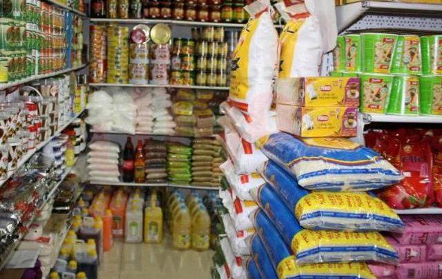 الريال يتعافى والأسعار ثابتة.. المواطن يُعاني والجهات الرقابية تلتزم الصمت